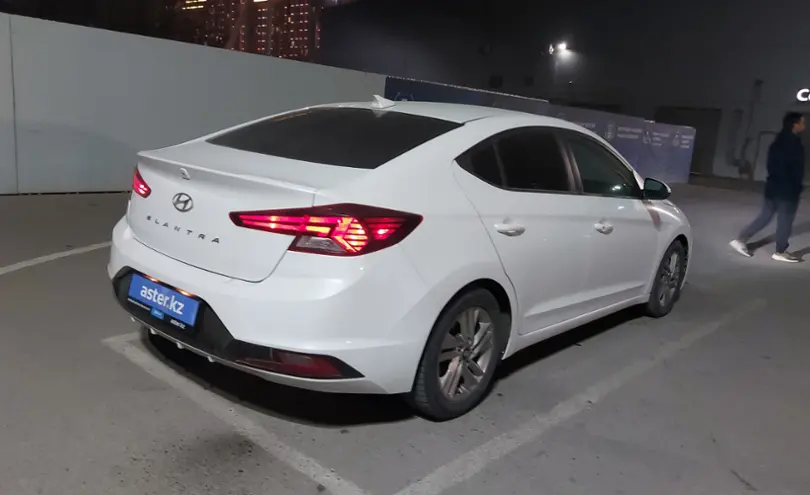 Hyundai Elantra 2018 года за 7 000 000 тг. в Шымкент фото 3