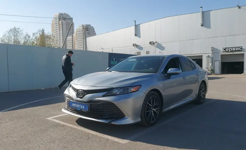 Toyota Camry 2020 года за 11 500 000 тг. в Шымкент