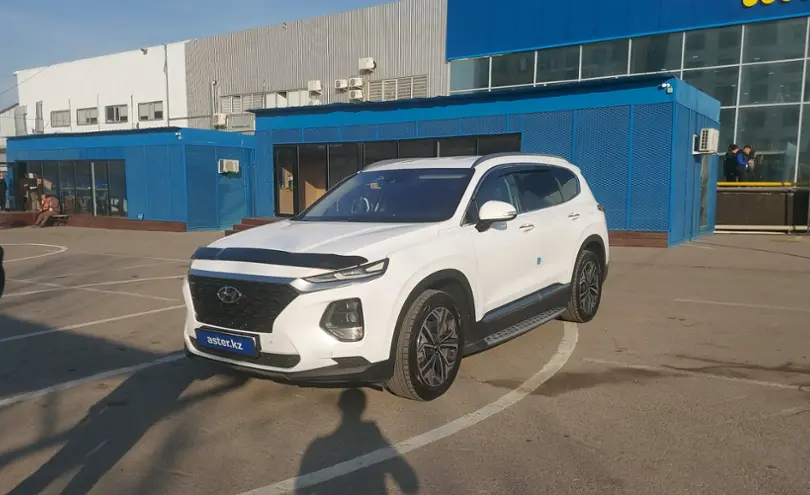 Hyundai Santa Fe 2018 года за 11 000 000 тг. в Алматы