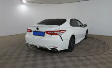 Toyota Camry 2022 года за 11 490 000 тг. в Шымкент