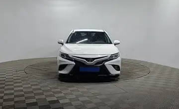 Toyota Camry 2018 года за 9 690 000 тг. в Алматы фото 2