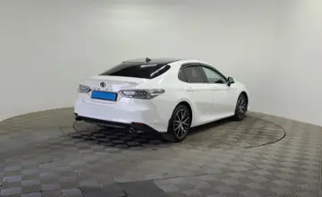 Toyota Camry 2021 года за 10 390 000 тг. в Алматы