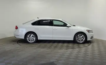 Volkswagen Passat 2017 года за 7 590 000 тг. в Алматы фото 4