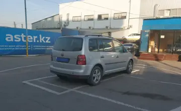 Volkswagen Touran 2007 года за 1 890 000 тг. в Алматы фото 3