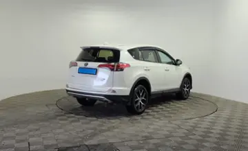Toyota RAV4 2017 года за 10 350 000 тг. в Алматы