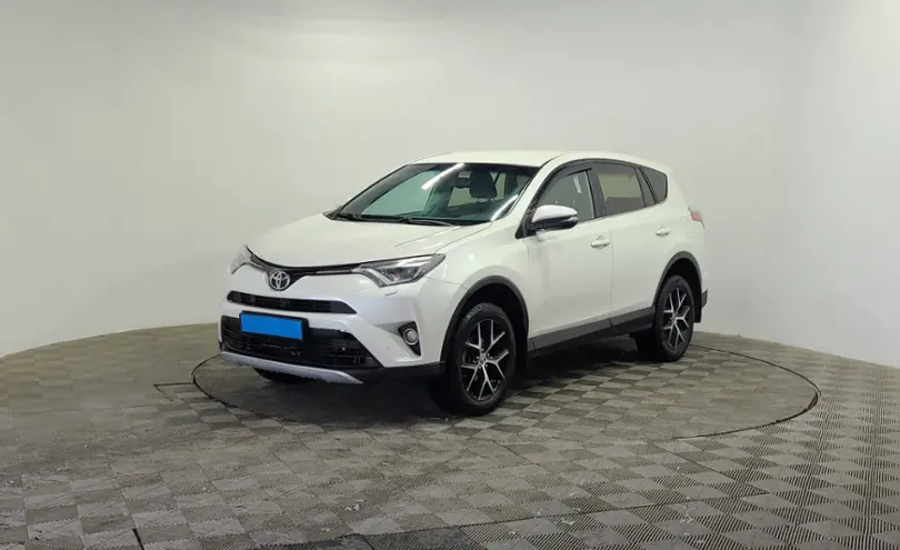 Toyota RAV4 2017 года за 10 350 000 тг. в Алматы