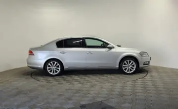 Volkswagen Passat 2011 года за 4 590 000 тг. в Алматы фото 4