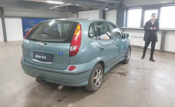 Nissan Almera Tino 2001 года за 2 190 000 тг. в Астана фото 3