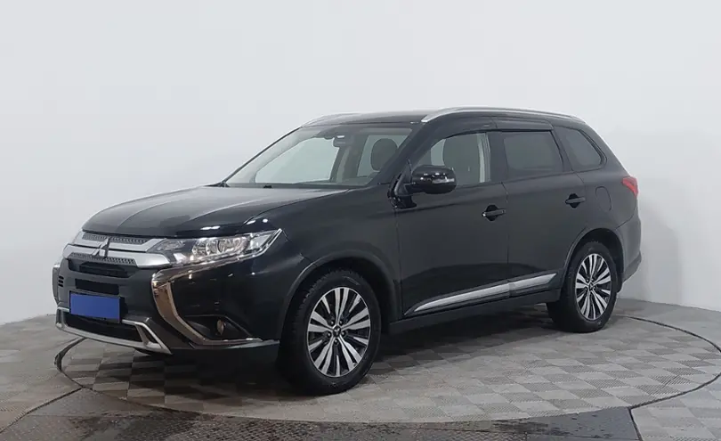 Mitsubishi Outlander 2019 года за 8 990 000 тг. в Астана