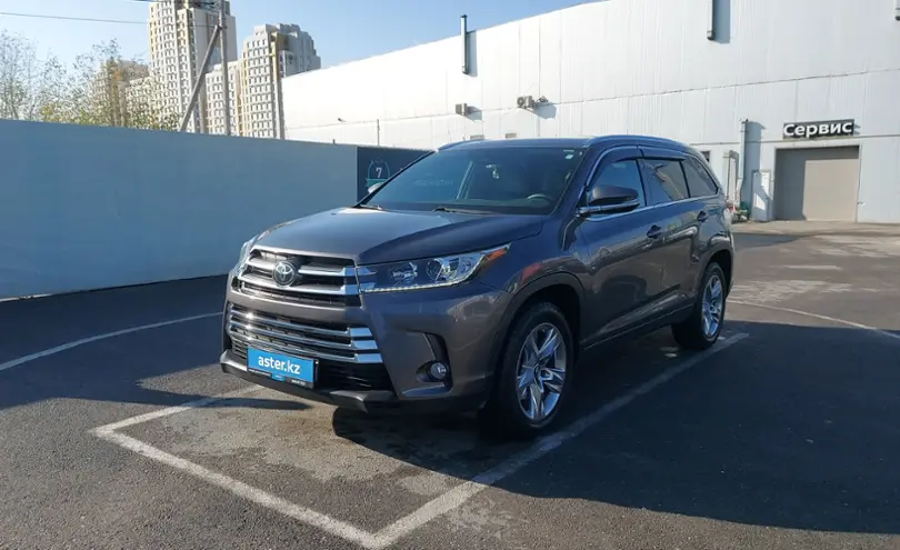 Toyota Highlander 2017 года за 15 900 000 тг. в Шымкент