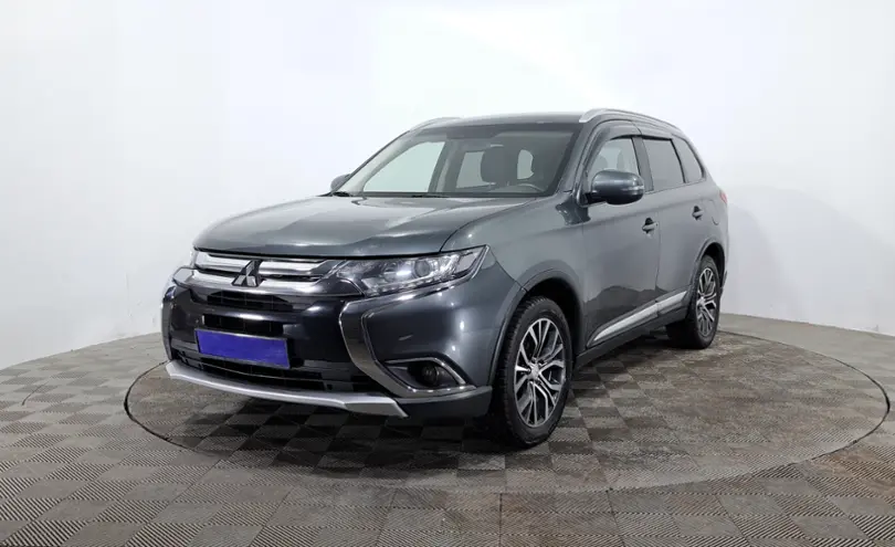 Mitsubishi Outlander 2015 года за 9 390 000 тг. в Астана