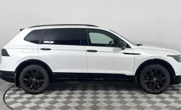 Volkswagen Tiguan 2023 года за 13 590 000 тг. в Караганда фото 4