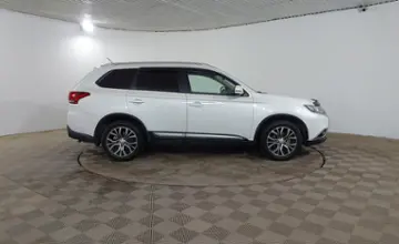 Mitsubishi Outlander 2016 года за 8 890 000 тг. в Шымкент фото 4