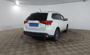 Mitsubishi Outlander 2016 года за 8 890 000 тг. в Шымкент