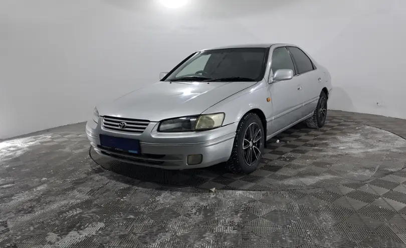 Toyota Camry 1998 года за 2 270 000 тг. в Павлодар