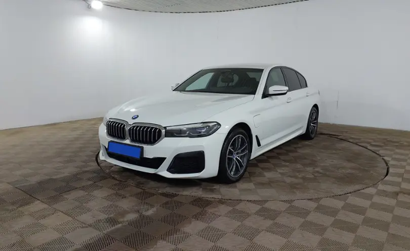 BMW 5 серии 2023 года за 28 600 000 тг. в Шымкент