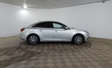 Chevrolet Cruze 2010 года за 3 290 000 тг. в Шымкент фото 4
