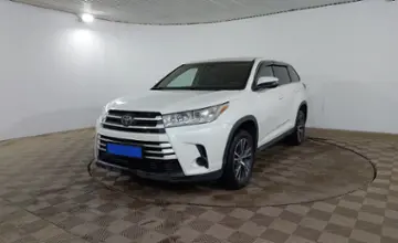 Toyota Highlander 2018 года за 13 990 000 тг. в Шымкент фото 1