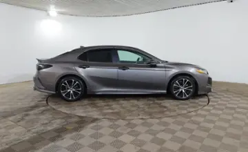 Toyota Camry 2017 года за 10 990 000 тг. в Шымкент фото 4