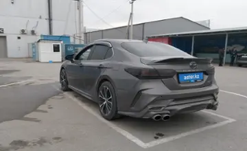 Toyota Camry 2017 года за 10 990 000 тг. в Шымкент фото 4