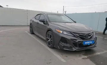 Toyota Camry 2017 года за 10 990 000 тг. в Шымкент фото 2