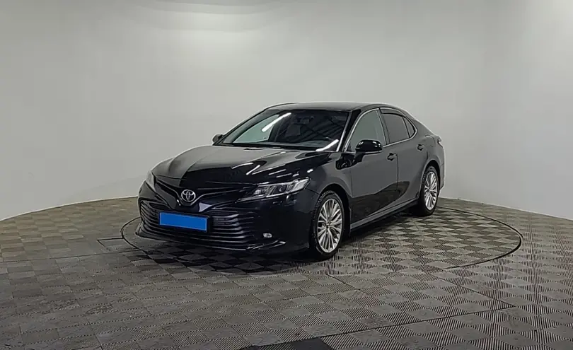 Toyota Camry 2018 года за 12 400 000 тг. в Алматы