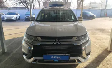 Mitsubishi Outlander 2022 года за 12 500 000 тг. в Алматы фото 2