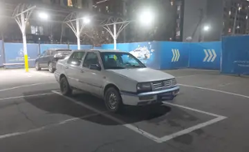Volkswagen Vento 1993 года за 800 000 тг. в Алматы фото 2
