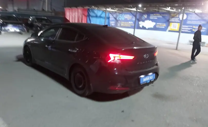 Hyundai Elantra 2019 года за 7 500 000 тг. в Шымкент фото 4