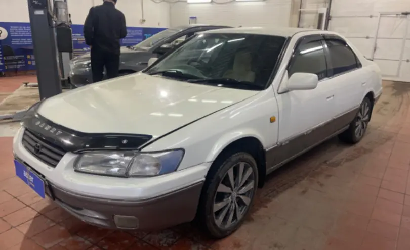 Toyota Camry 1998 года за 2 500 000 тг. в Астана