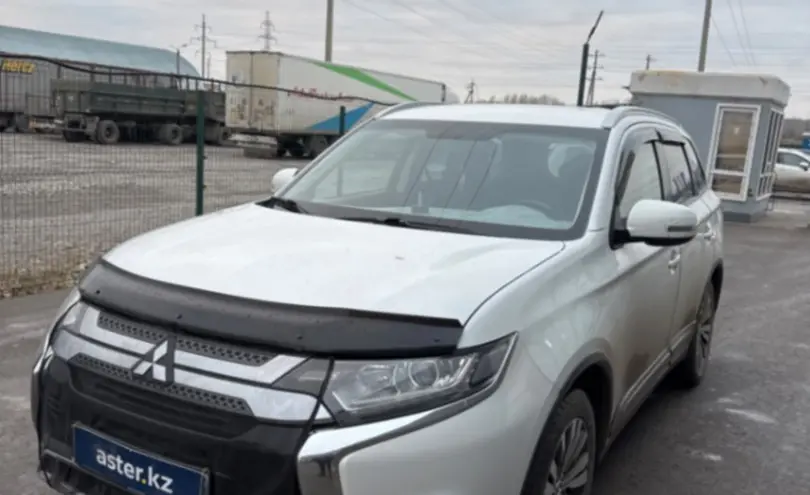 Mitsubishi Outlander 2019 года за 10 000 000 тг. в Петропавловск