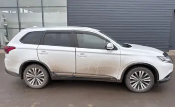 Mitsubishi Outlander 2019 года за 10 000 000 тг. в Петропавловск фото 4