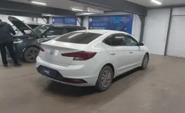 Hyundai Elantra 2019 года за 8 200 000 тг. в Астана фото 3