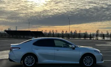 Toyota Camry 2021 года за 14 200 000 тг. в Астана