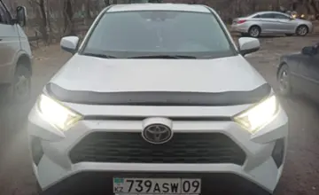 Toyota RAV4 2022 года за 13 200 000 тг. в Караганда фото 2