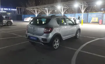 Renault Sandero 2015 года за 3 000 000 тг. в Алматы фото 3