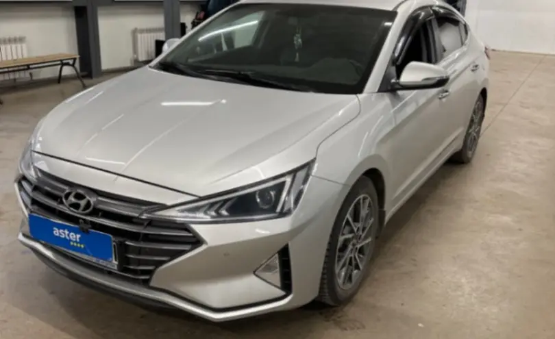 Hyundai Elantra 2019 года за 8 500 000 тг. в Астана