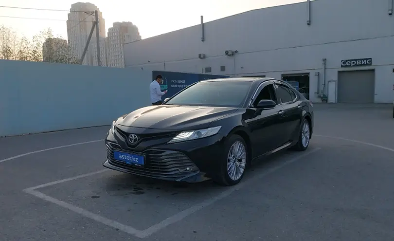 Toyota Camry 2018 года за 15 000 000 тг. в Шымкент
