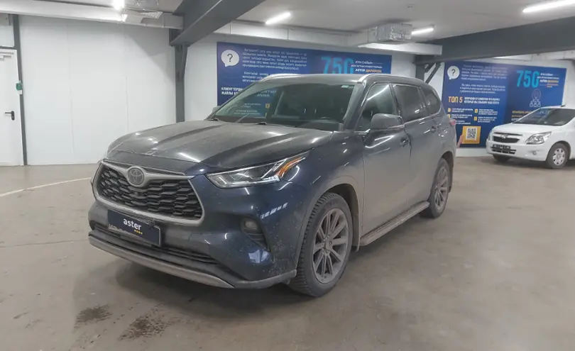 Toyota Highlander 2022 года за 30 000 000 тг. в Астана