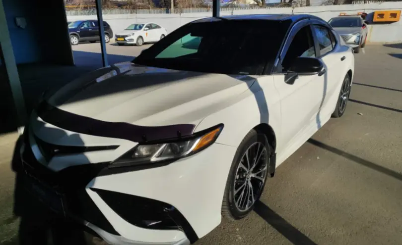 Toyota Camry 2019 года за 11 000 000 тг. в Алматы