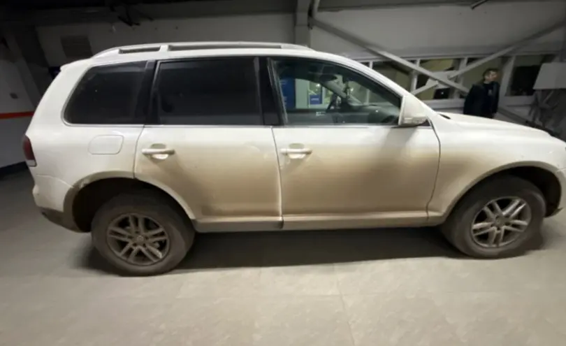 Volkswagen Touareg 2008 года за 5 500 000 тг. в Уральск фото 4