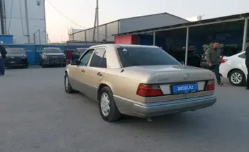 Mercedes-Benz E-Класс 1993 года за 1 500 000 тг. в Шымкент фото 4