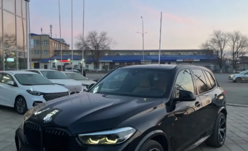BMW X5 2021 года за 38 000 000 тг. в Уральск