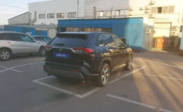 Toyota RAV4 2020 года за 14 000 000 тг. в Алматы фото 3