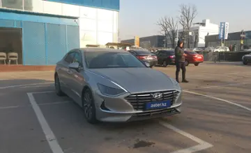 Hyundai Sonata 2020 года за 10 500 000 тг. в Алматы фото 2