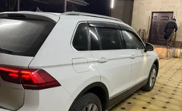 Volkswagen Tiguan 2017 года за 8 500 000 тг. в Шымкент