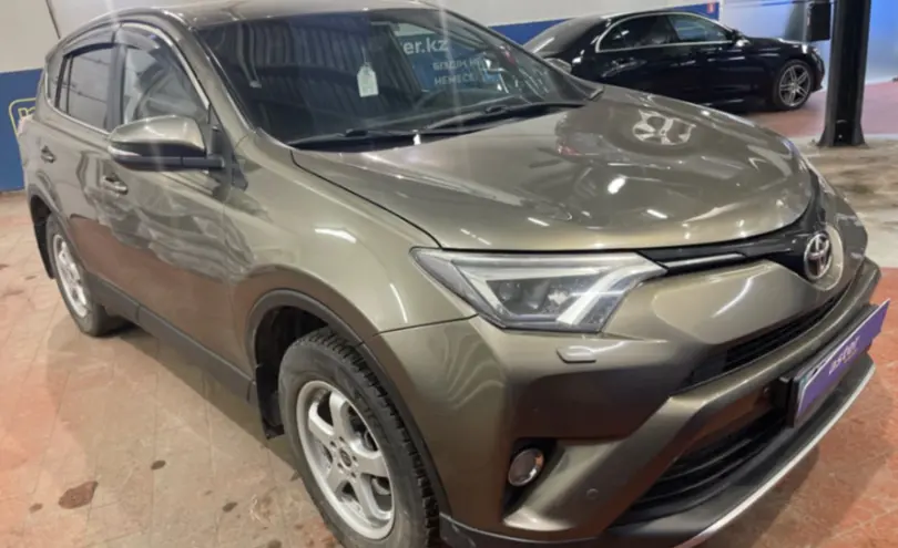 Toyota RAV4 2018 года за 12 500 000 тг. в Астана фото 3
