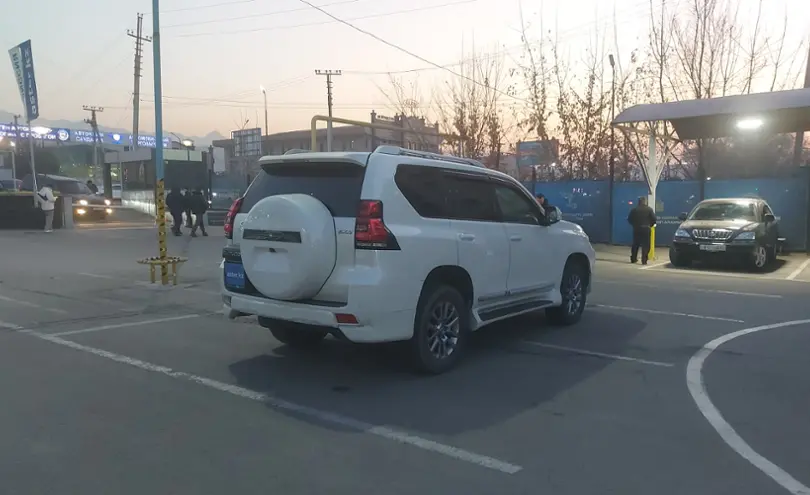 Toyota Land Cruiser Prado 2021 года за 33 000 000 тг. в Алматы фото 3