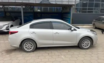Kia Rio 2018 года за 7 300 000 тг. в Караганда фото 4