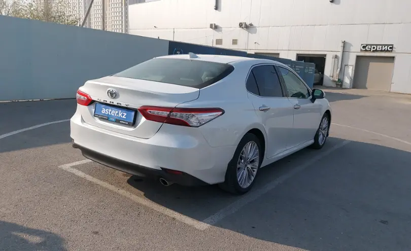 Toyota Camry 2018 года за 14 500 000 тг. в Шымкент фото 3